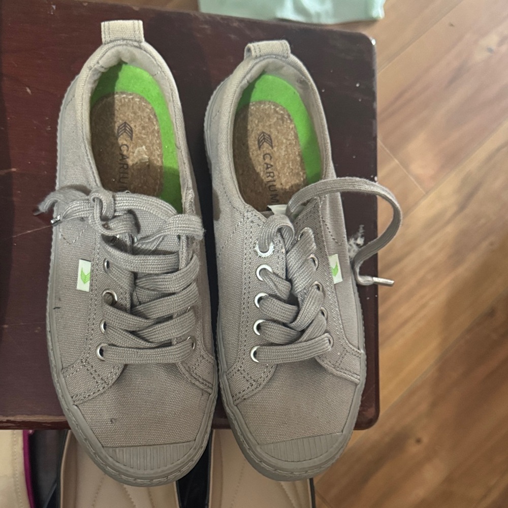Cariuma Kids Gray Canvas Sneakers